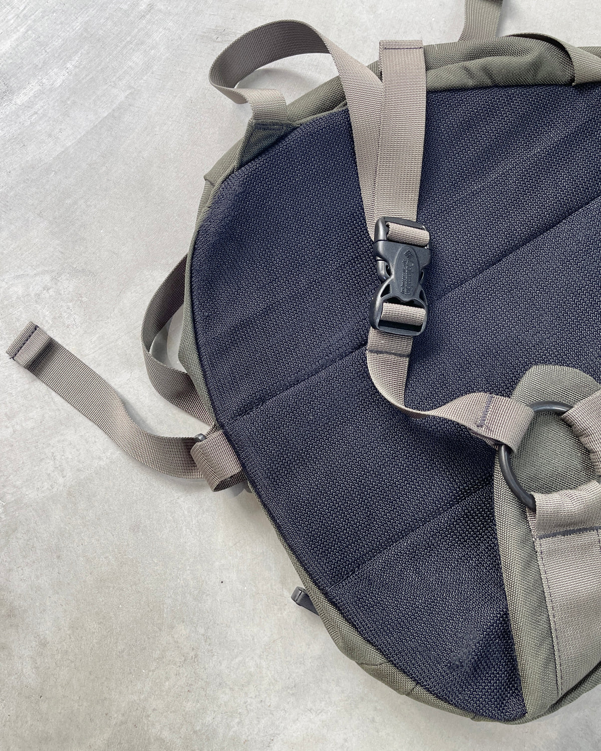 Columbia Gorpcore Sling Bag (Rare find)