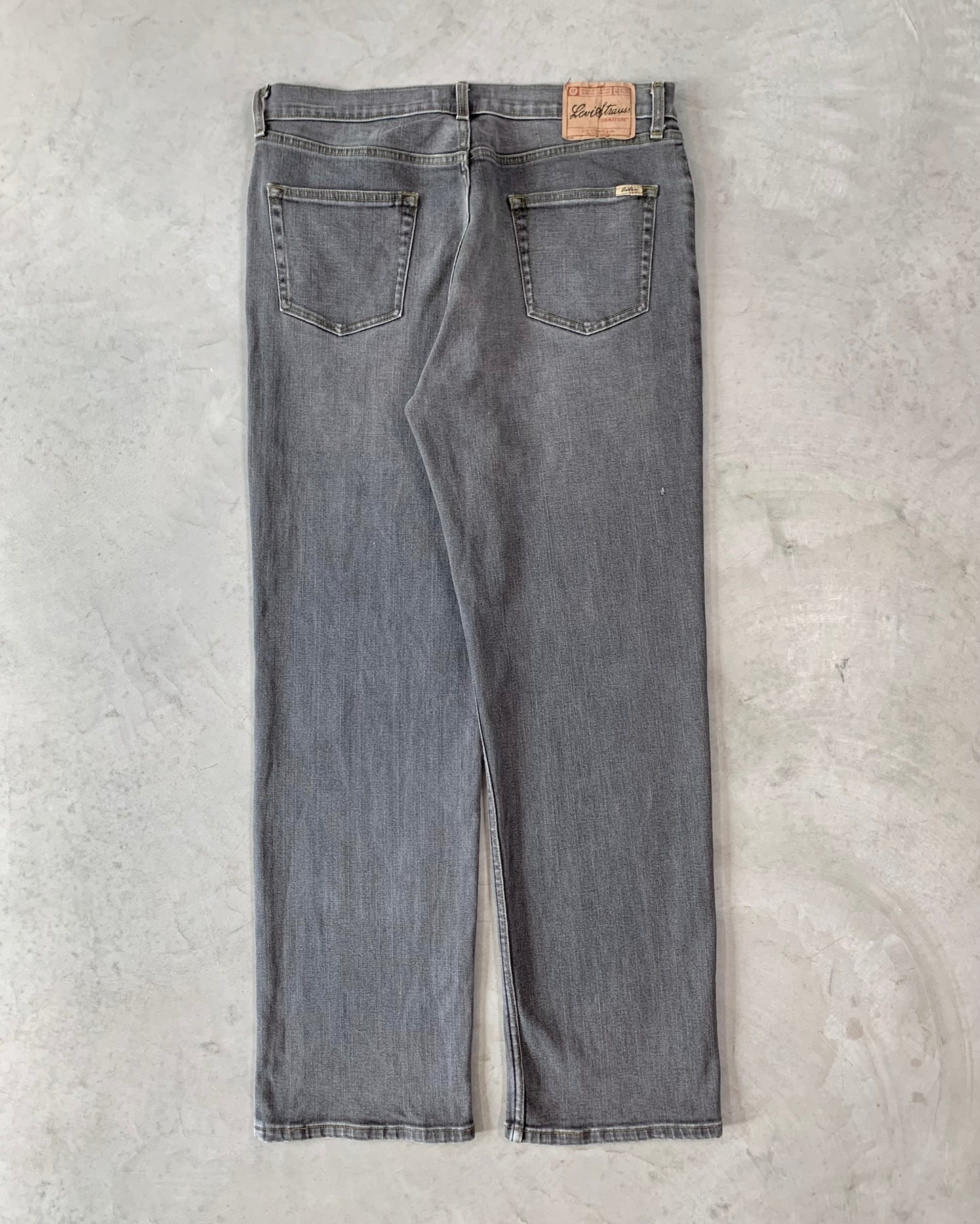 Levi's Signature Grey Jean