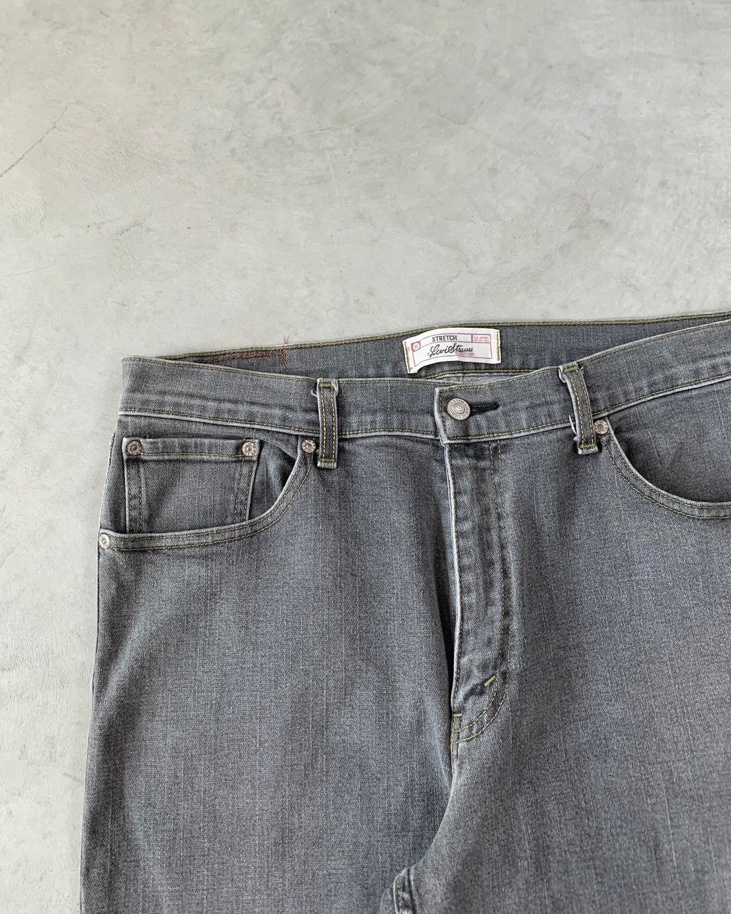 Levi's Signature Grey Jean